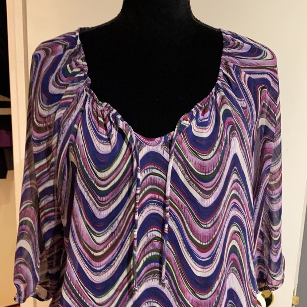 💜 SALE 2/$15 💜  Purple Wavy Blouse!!!